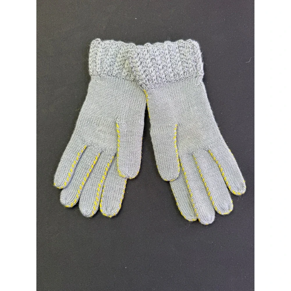 Hand Embroidered Floral Knit Gloves Grey OS Folk Art Cottagecore Boho Winter